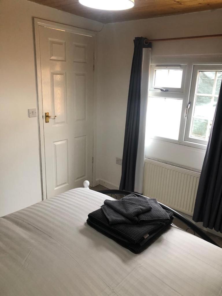 Alpha House Bed & Breakfast London Exterior photo